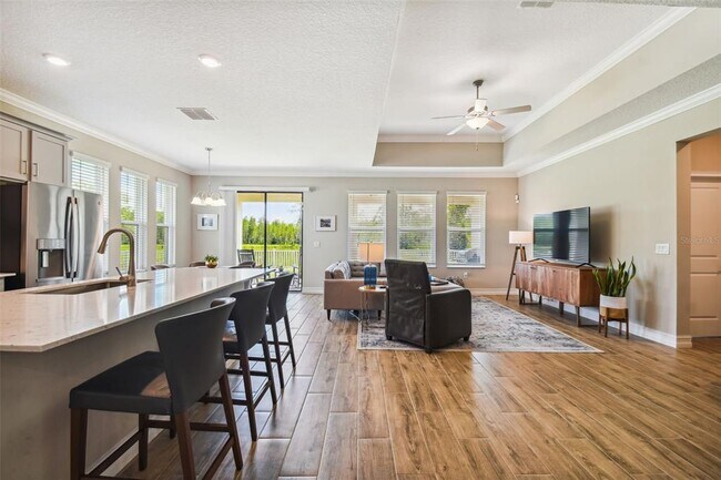 Building Photo - 9571 Little Bluestem Dr