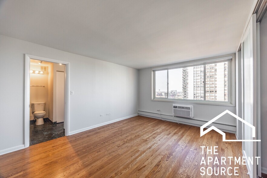 Building Photo - 1344 N Dearborn St