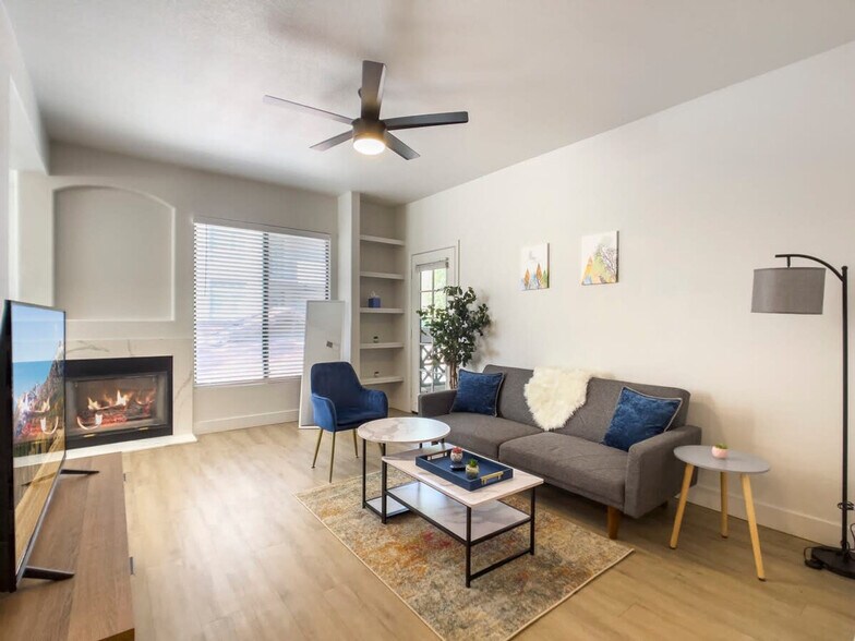 Primary Photo - 15608 N 71st St