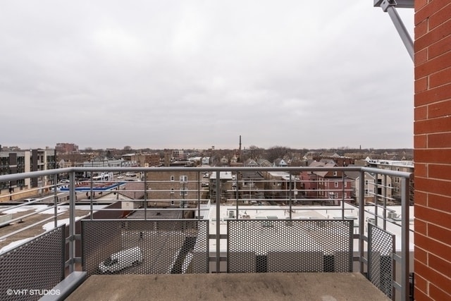 Building Photo - 4814 N Clark St