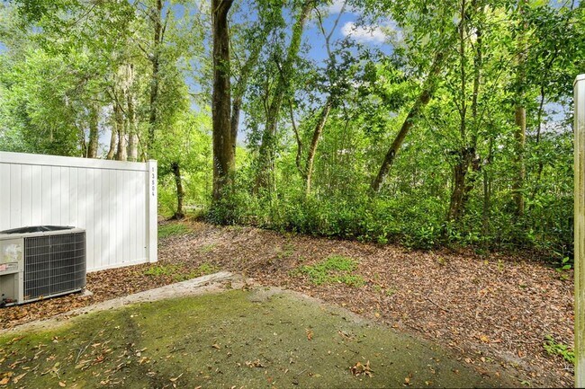 Building Photo - 13604 Embassy Park Ct