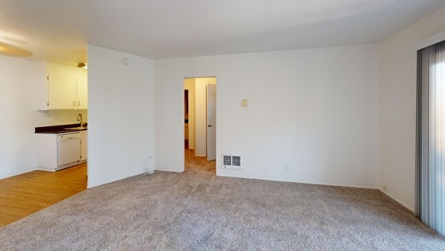 Building Photo - 1827 Lincoln Ave