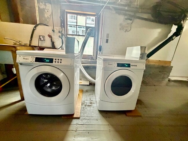 Building Photo - 170 Lincoln Ave