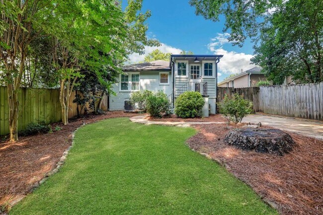 Building Photo - 2215 Fairhaven Cir NE