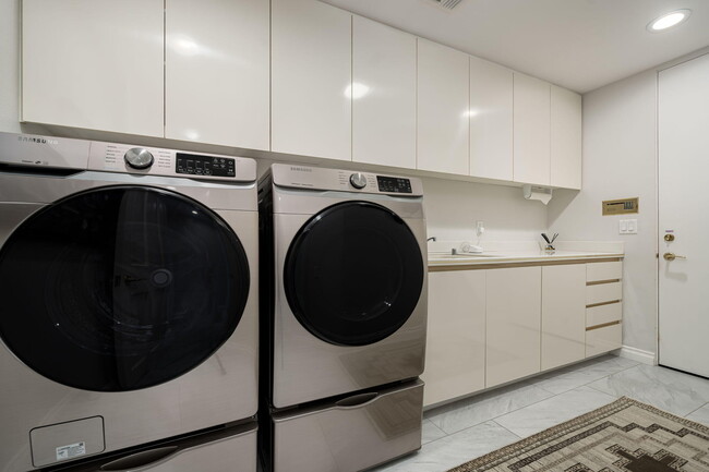 Building Photo - 44970 Olympic Ct