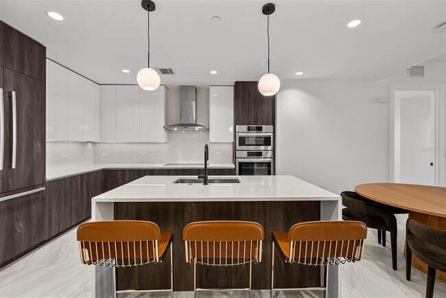 Building Photo - 777 3rd Ave N