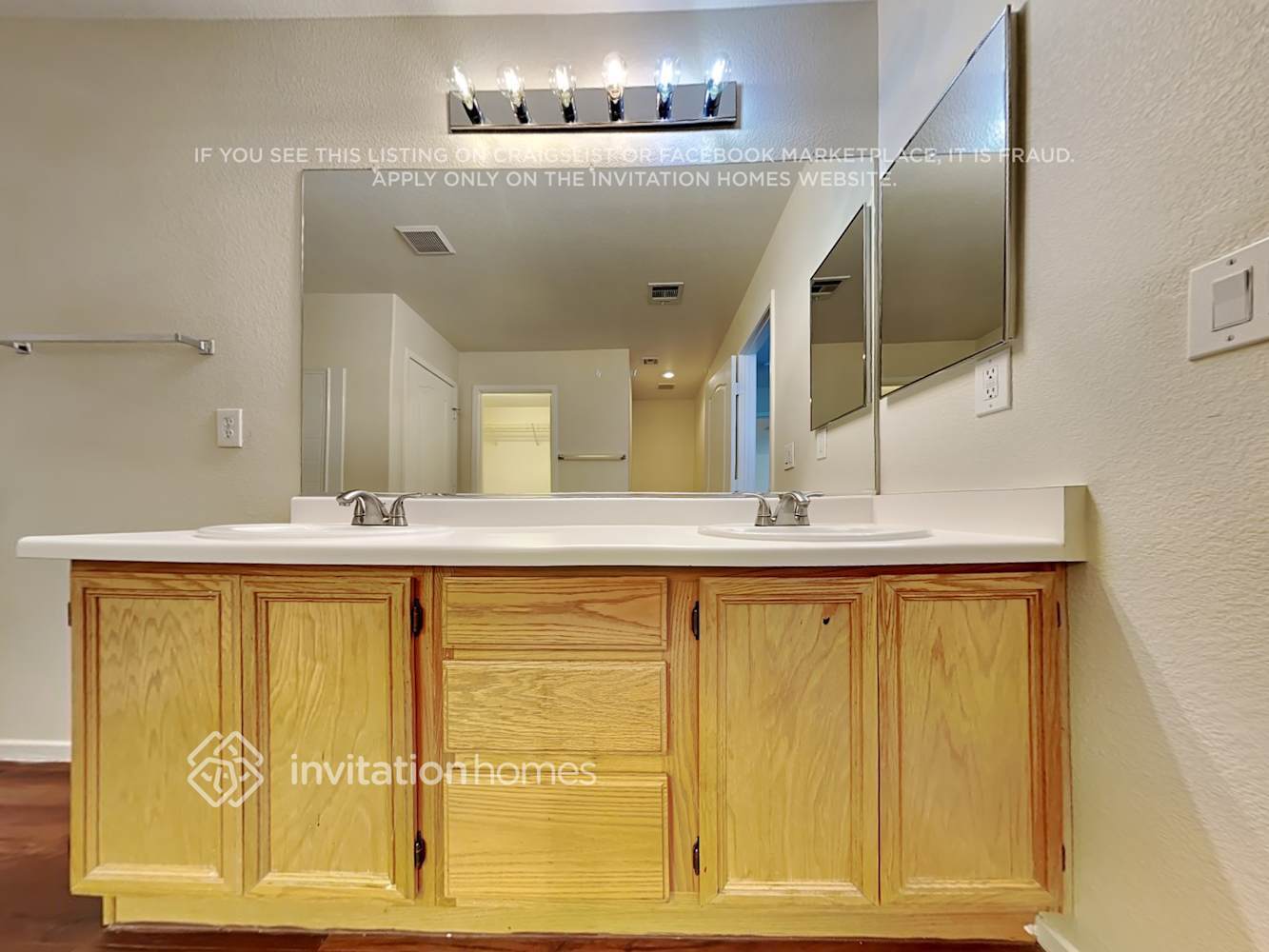 Building Photo - 577 Uxbridge Dr