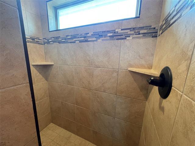 Building Photo - 805 Jameson St