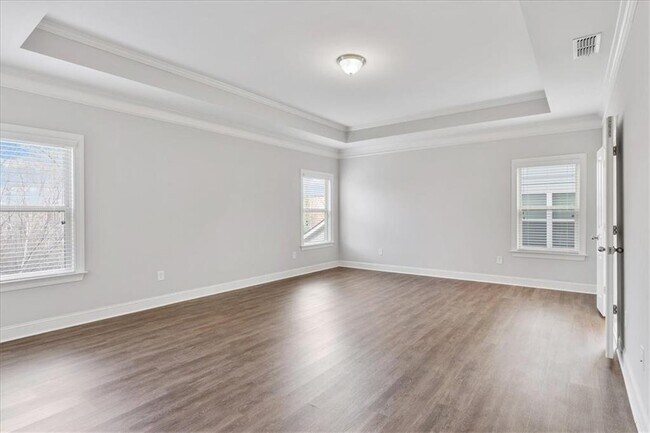 Building Photo - 204 Cardinal ln