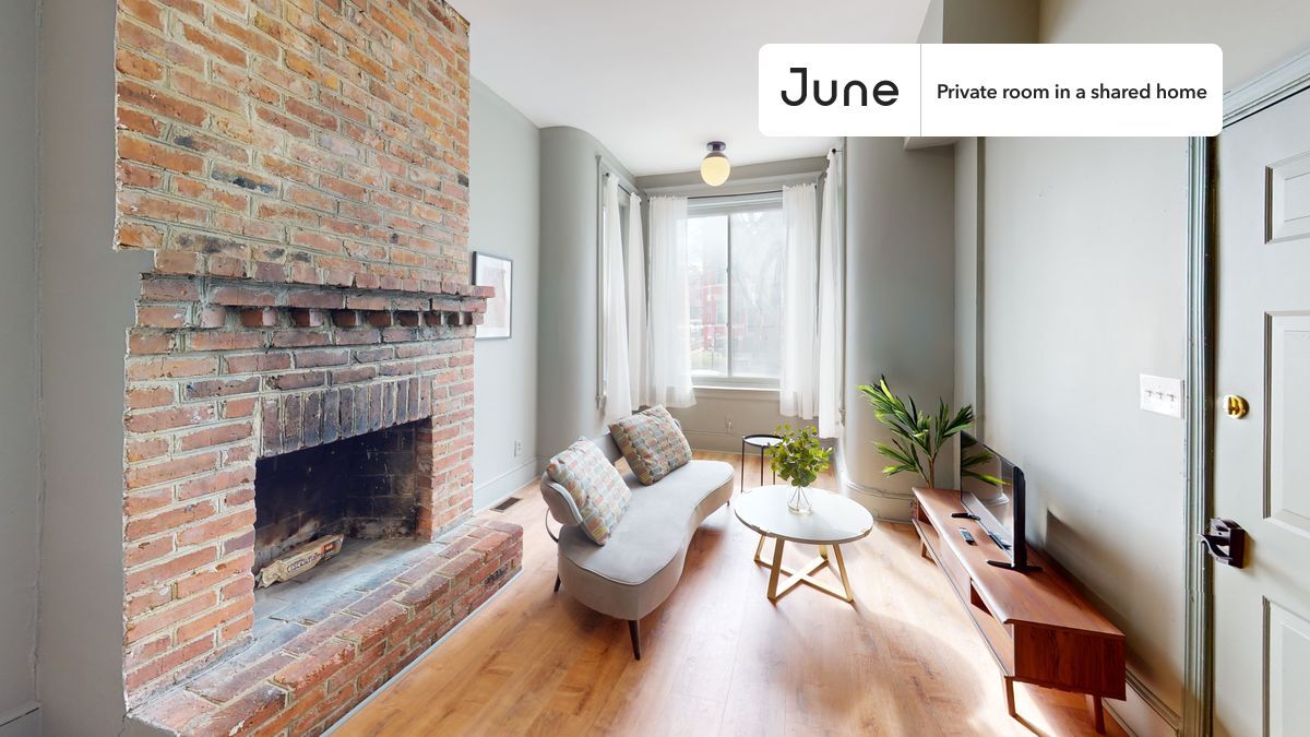 Building Photo - Room in Shared 5 bed/2 bath home in Columbia Heights