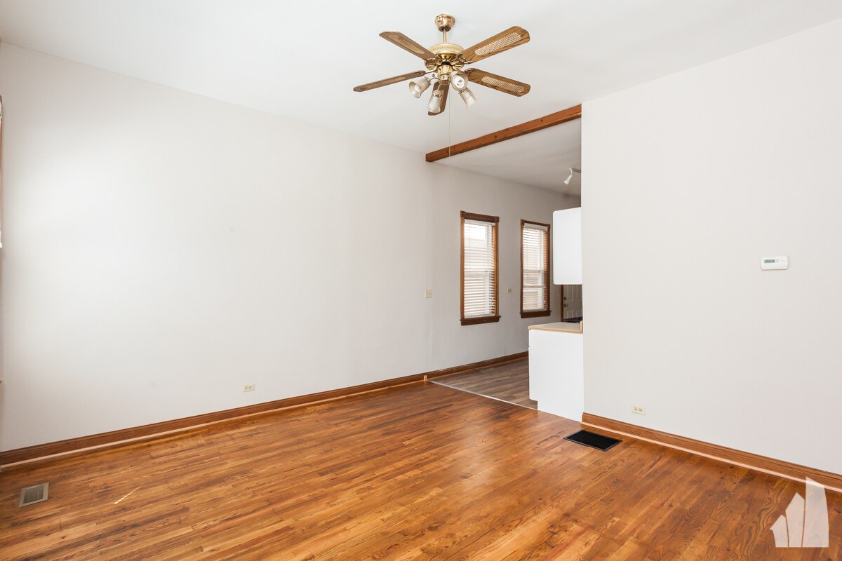 Building Photo - 1016 W Fry St