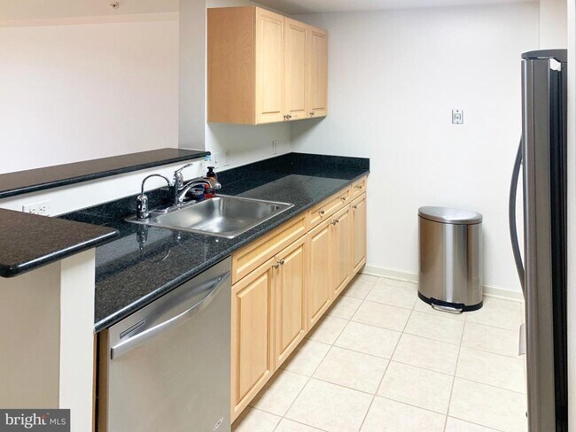 Building Photo - 2726 Gallows Rd