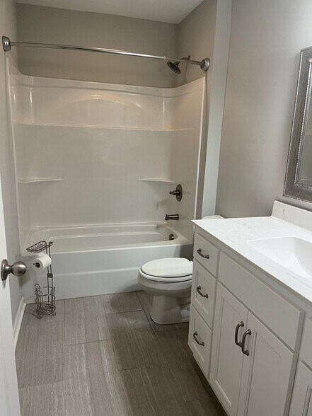 Building Photo - 300 Clancey Ln