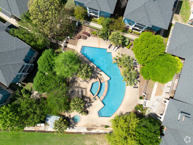 Primary Photo - Villagio