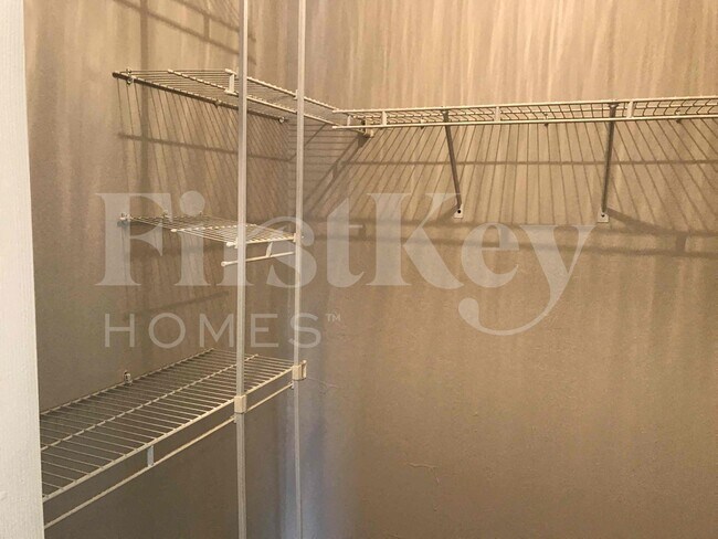 Building Photo - 18205 Apple Rd