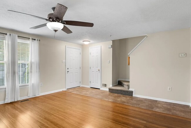 Building Photo - Well Kept Home in Private Court in Abingdon!