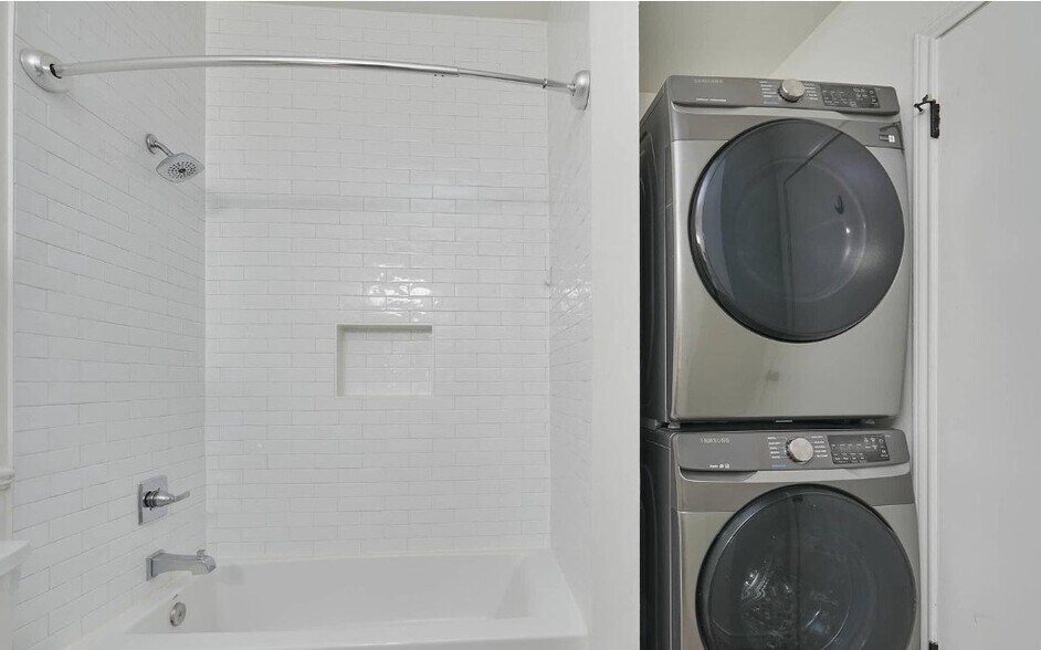 Building Photo - 3922 Penderview Dr