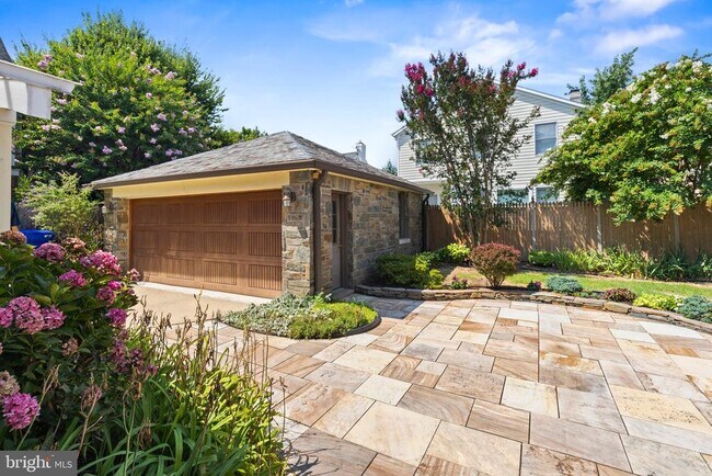 Building Photo - 5109 Fairglen Ln
