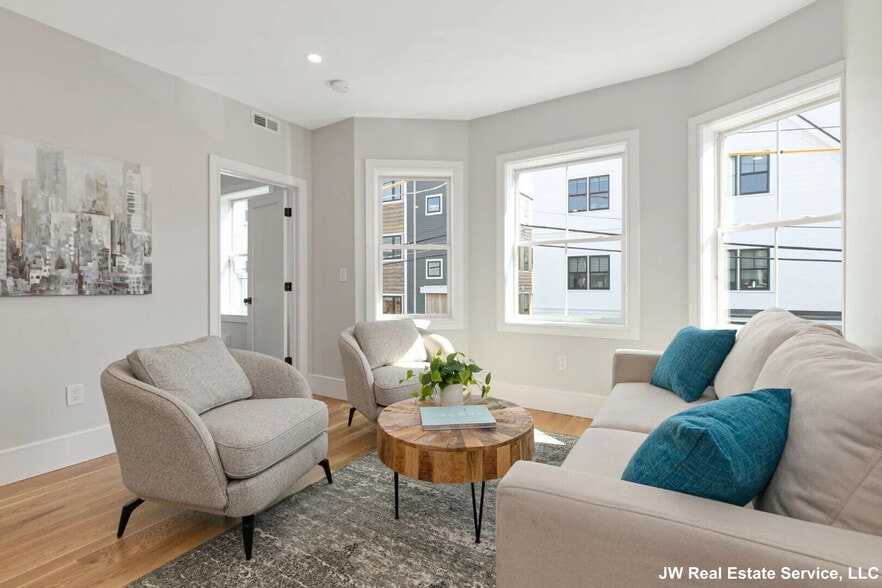 Primary Photo - 24 Berkshire St