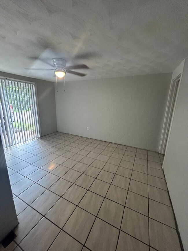 Building Photo - Quiet Country Living: Spacious 2BR with Laundry Hookups
