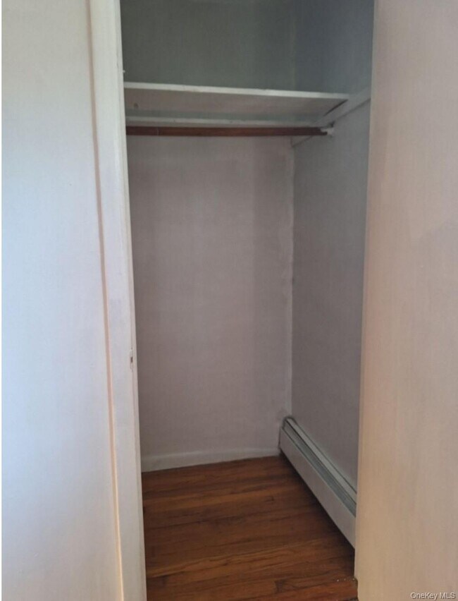 Building Photo - 652 NY-211