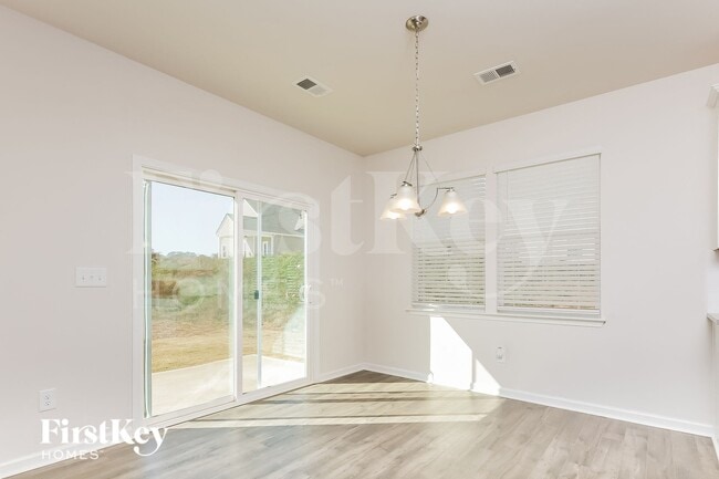 Building Photo - 23 Wild Lily Dr