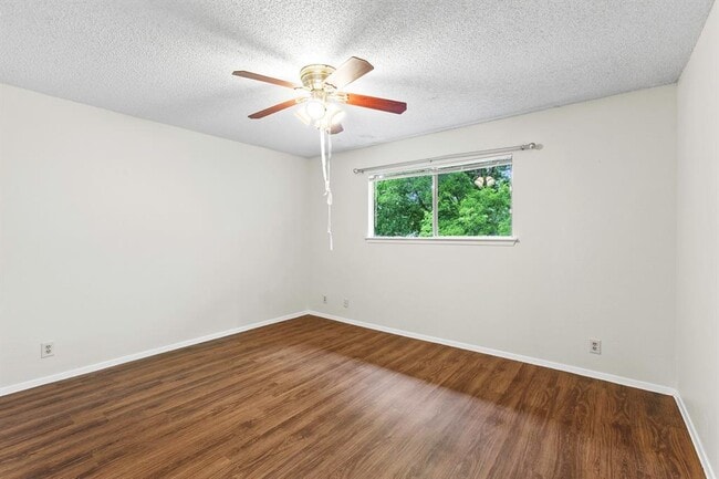 Building Photo - 9902 Brasher Dr
