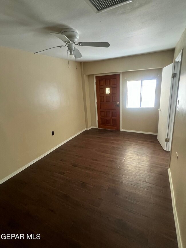 Building Photo - 3015 Altura Ave