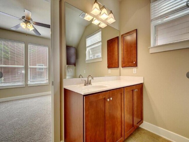 Building Photo - 1601 Miriam Ave