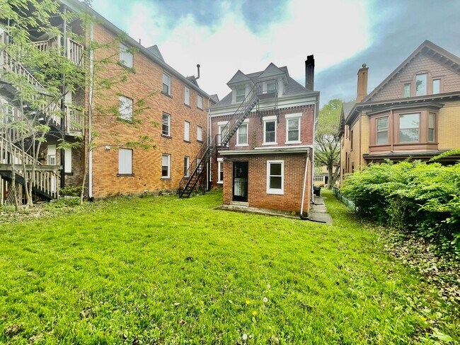 Building Photo - 201 Lincoln Avenue