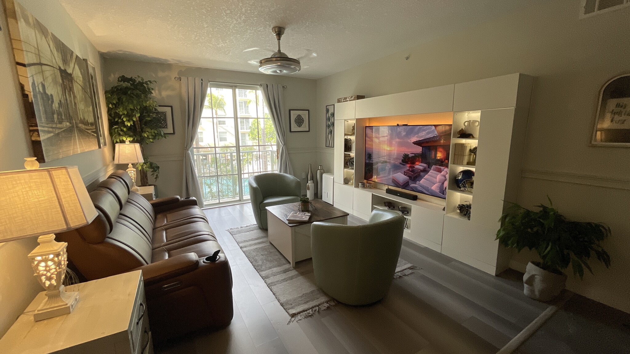 Building Photo - 780 S Sapodilla Ave