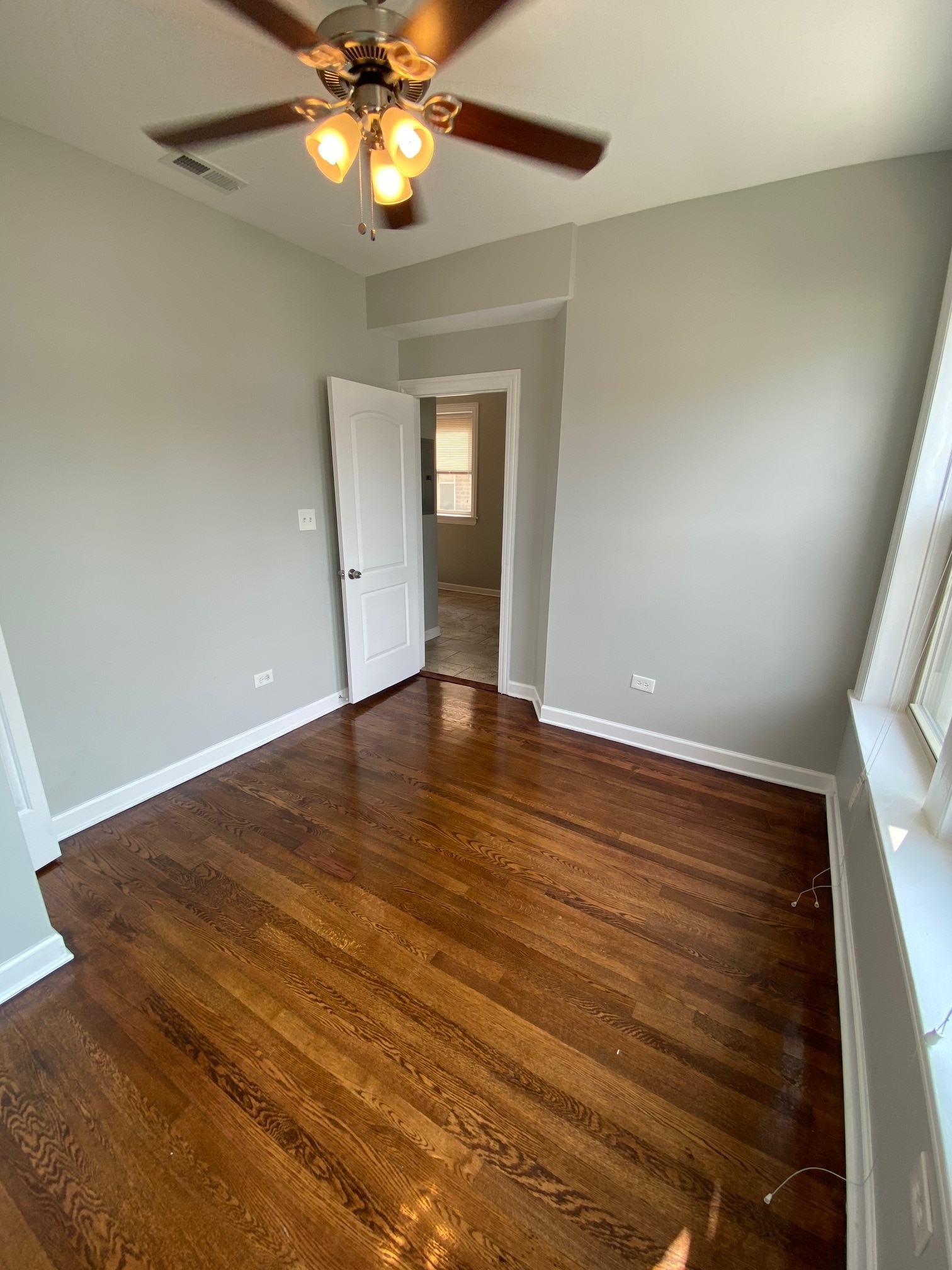 Building Photo - 5114 N Kimball Ave