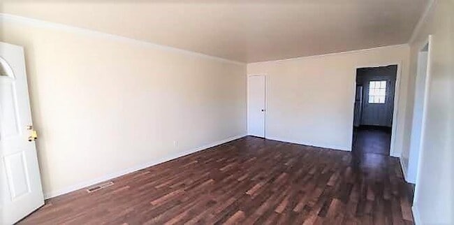 Building Photo - 304 Wind Ave NW