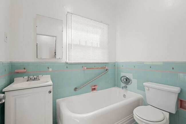 Building Photo - 4172 Leimert Blvd