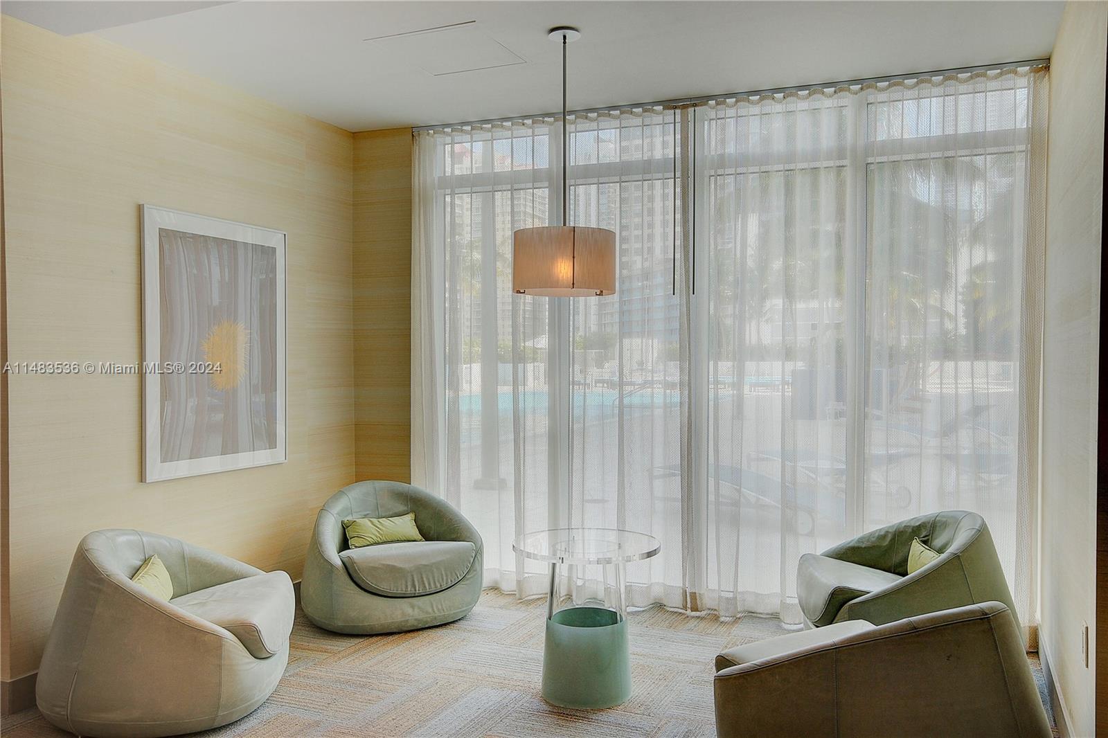 Amenities - 950 Brickell Bay Dr