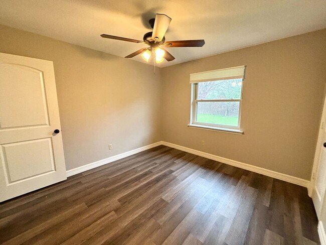 Building Photo - Completely Remodeled 4 bedroom Home
