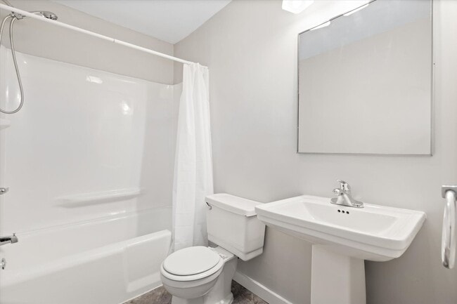 Building Photo - Charming Cottage-Style Home in the Heart of Fairhope, Alabama