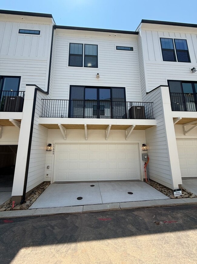 Building Photo - Brand New Townhome in Ballantyne!!