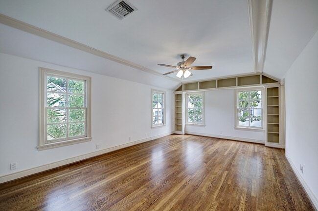 Building Photo - 3020 San Felipe St