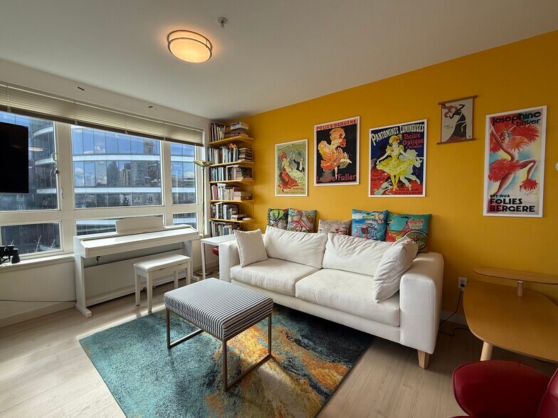 Building Photo - 3104 Western Ave