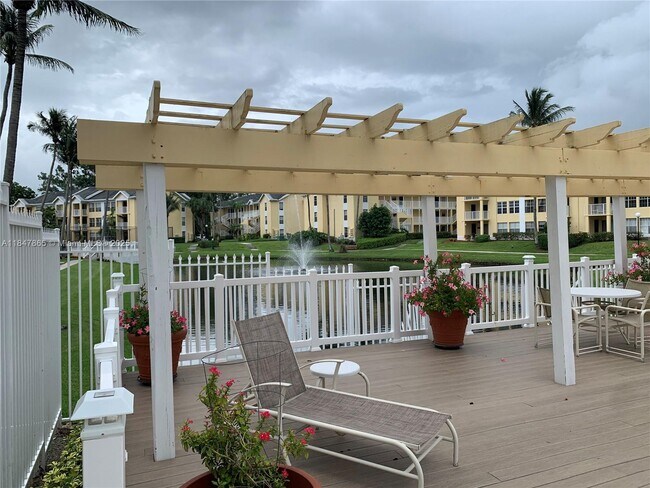Building Photo - 6323 La Costa Dr