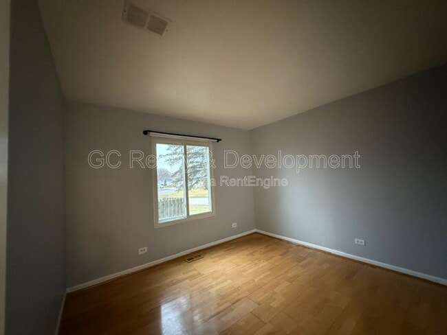 Building Photo - 624 Thorndale Dr