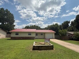 Building Photo - 2409 Woodland Ave