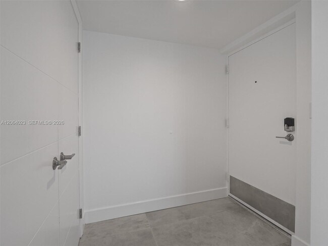 Building Photo - 6725 Harding Ave