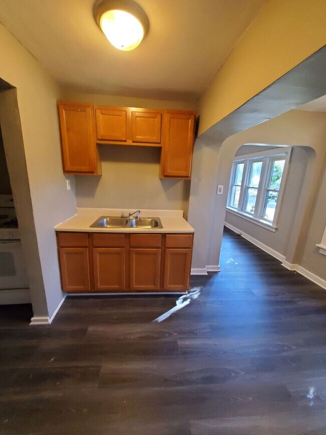 Interior Photo - 4603 N 29th St - 6 unit