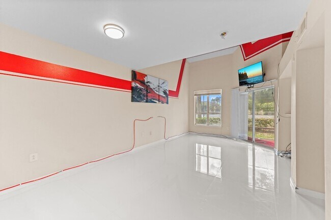 Building Photo - 4791 Via Palm Lakes