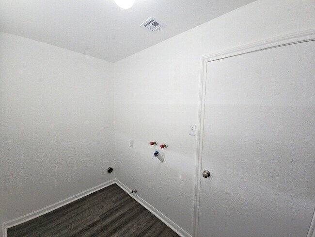 Building Photo - 3810 R V Mayfield Dr