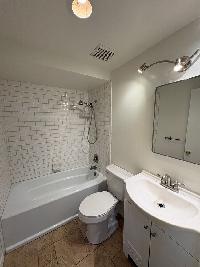 Building Photo - FOR LEASE: 3 Bed / 3 Bath + Family Room Home – Ojai, CA