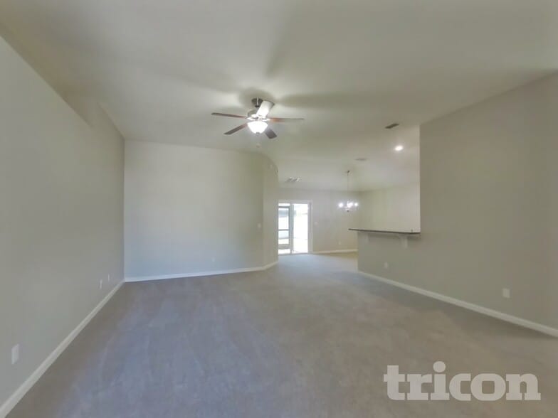 Building Photo - 97723 Albatross Dr