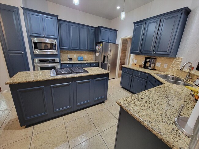 Building Photo - 1319 San Andres Dr